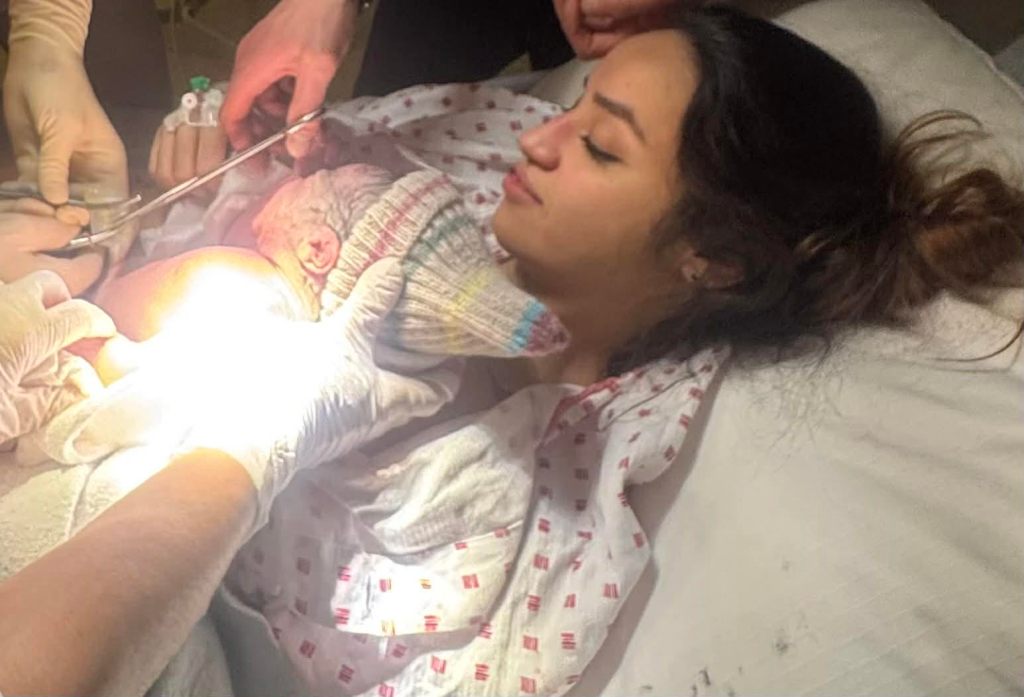 Dua Asaad, nybakt mamma til Ayan