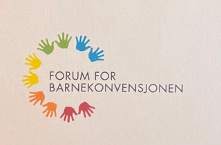 Små barns beste har blitt medlem i Forum for Barnekonvensjonen